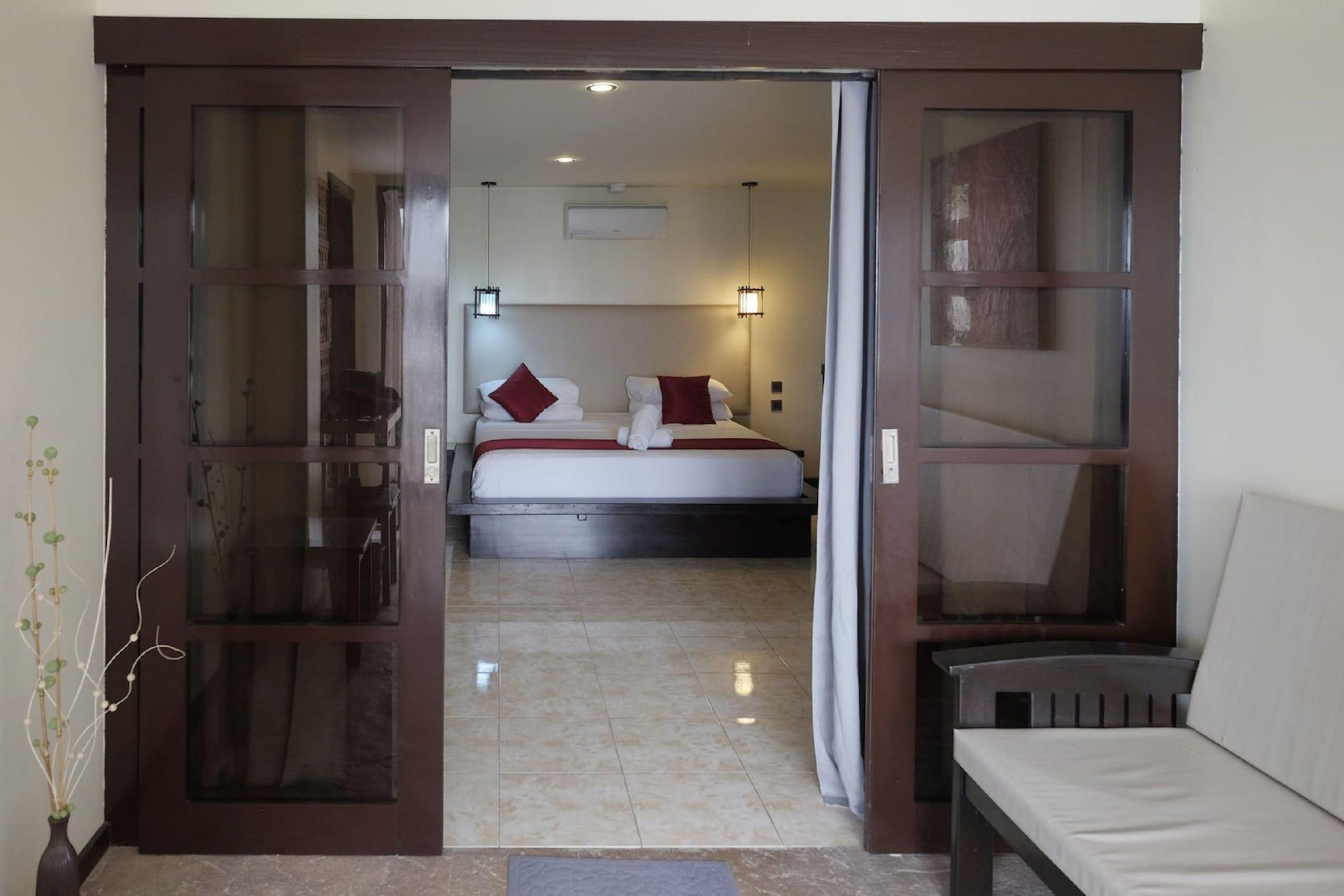 Cliffside Resort Panglao Bagian luar foto